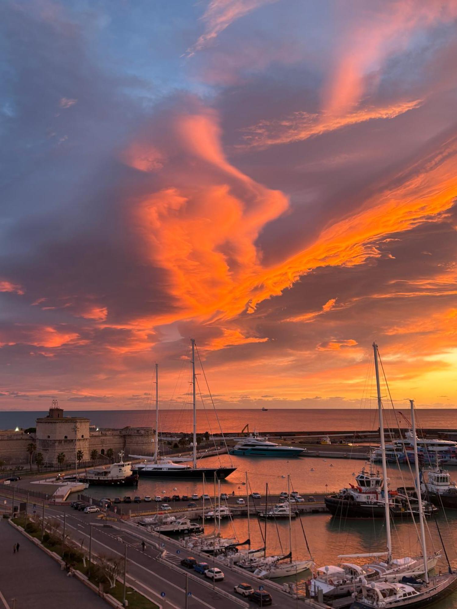 L'Onda Affittacamere Civitavecchia Exterior foto